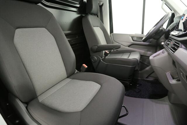 Volkswagen CRAFTER 2.0 TDI DSG HIGHLINE EXCLUSIVE L3H3 | FACELIFT MODEL | BPM VRIJ | NIEUW 3000KG TREKHAAK VIRTUAL ADAPTIVE CRUISE LED 140PK CARPLAY 17"LMV