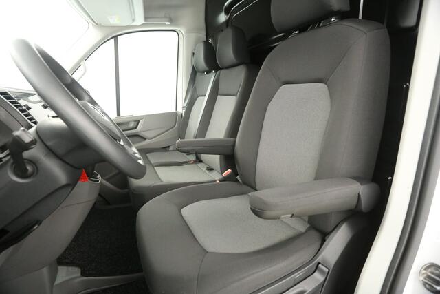 Volkswagen CRAFTER 30 2.0 TDI L3H3 | BPM Vrij | 3000KG Trekgew. 140PK Airco Cruise Carplay Navi PDC 3 Persoons Elektrpakket