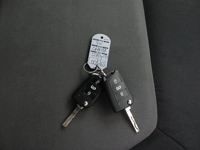Volkswagen CRAFTER 2.0TDI 177PK L3H3 | Navigatie | Camera | Airco | Cruise | 3-Persoons