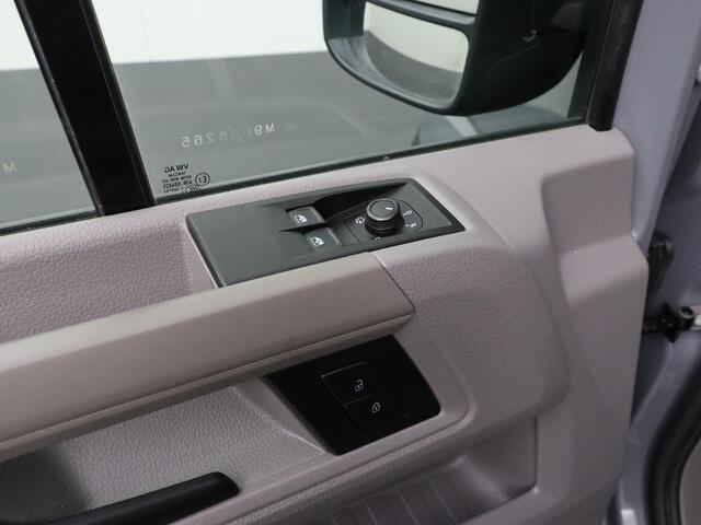 Volkswagen CRAFTER 2.0TDI 177PK L3H3 | Navigatie | Camera | Airco | Cruise | 3-Persoons