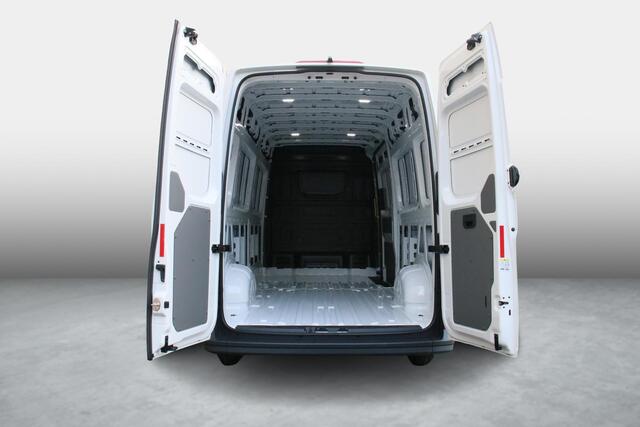 Volkswagen CRAFTER Bedrijfswagens 35 2.0 TDI 140PK L4H3 Trendline