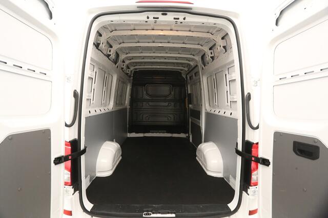 Volkswagen CRAFTER 30 2.0 TDI L3H3 | BPM VRIJ | 140PK Airco Carplay Cruise Navigatie 17"LMV PDC 3 Persoons Zonneklep