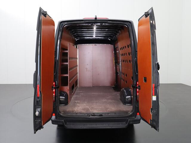 Volkswagen CRAFTER 2.0TDI 140PK DSG Automaat L4H3 Highline | Navigatie | Airco | Cruise | 3-Persoons | Betimmering