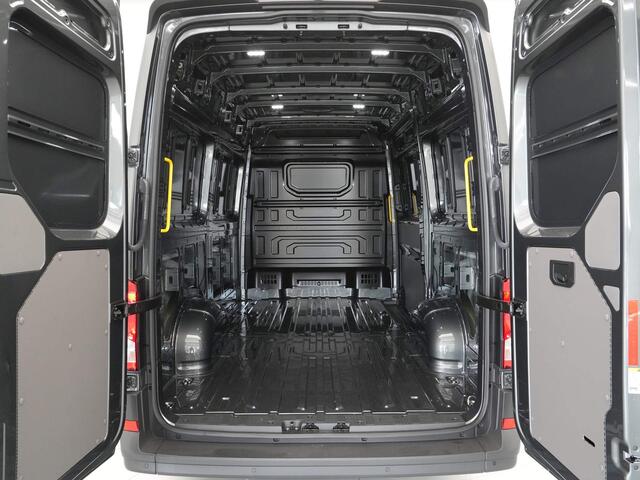 Volkswagen CRAFTER 2.0 TDI 130kW 177PK GVW 3.5T L3H3 WB 3640mm Exclusive Hero Edition BPM vrij! Operational Lease vanaf ¤ 990,-