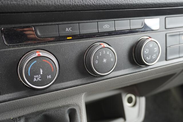 Volkswagen CRAFTER 2.0 TDI 140PK L3H3 EURO 6 - Airco - Navi - Cruise - PDC - ¤15.900,- Excl.