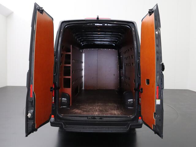 Volkswagen CRAFTER 2.0TDI 140PK DSG Automaat L4H3 Highline | Navigatie | Camera | 3-Persoons | Betimmering