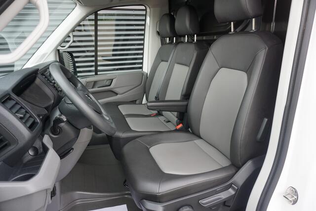 Volkswagen CRAFTER 35 2.0 TDI L3H3 140PK | Trekhaak | Camera | App- Connect | Cruise-Control