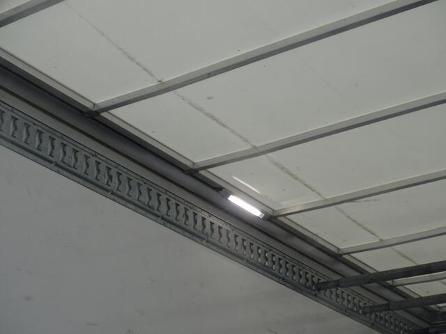 Volkswagen CRAFTER 2.0 TDI | 141 PK | Highline | Bakwagen | BPM Vrij |