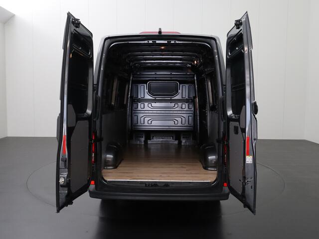 Volkswagen CRAFTER 2.0TDI 140PK DSG Automaat L3H3 Exclusive 75" Led | Leder | Navigatie | Camera | Airco | Cruise