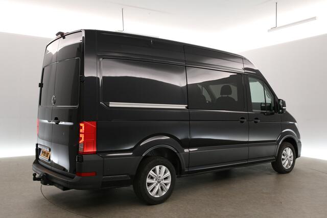 Volkswagen CRAFTER 2.0 TDI DSG HIGHLINE EXCLUSIVE L3H3 | FACELIFT MODEL | BPM VRIJ | DUBBELE CABINE | 5 PERSOONS | NIEUW 3000KG TREKHAAK VIRTUAL ADAPTIVE CRUISE LED 140PK CARPLAY 17"LMV