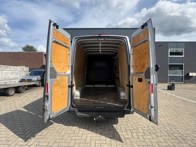 Volkswagen CRAFTER 35 2.0 TDI 140PK GB / NAP 1e eigenaar / Navi / 3000kg AHW / Airco / Comfortstoel / Cruise
