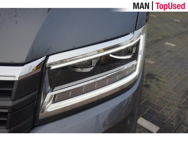 Volkswagen CRAFTER 35 2.0 TDI L3H3 Highline / Trekhaak / 3000KG Trekgewicht / 177 PK / Navigatie / Adaptieve Cruise Control / Apple Carplay / Stoelverwarming