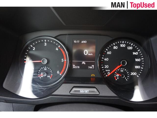 Volkswagen CRAFTER 35 2.0 TDI L3H3 Highline / Trekhaak / 3000KG Trekgewicht / 177 PK / Navigatie / Adaptieve Cruise Control / Apple Carplay / Stoelverwarming