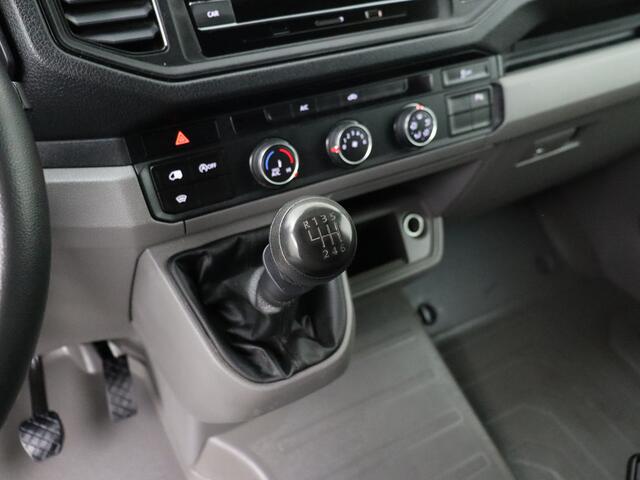 Volkswagen CRAFTER 2.0TDI 140PK L3H3 | Airco | Cruise | Trekhaak | Betimmering