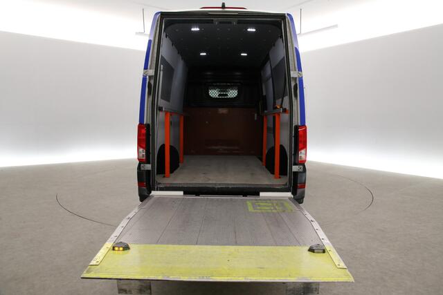 Volkswagen CRAFTER 35 2.0 TDI L3H3 | Elektrische Laadklep | Airco | Camera | Cruise | Carplay | Parkeersensoren