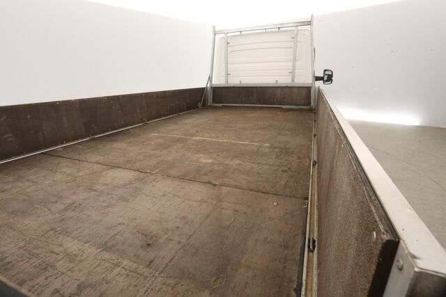 Volkswagen CRAFTER 2.0 TDI L4 | MARGE! | Laadbak | Trekhaak | Achterklep | 3 Persoons | Airco | Bluetooth