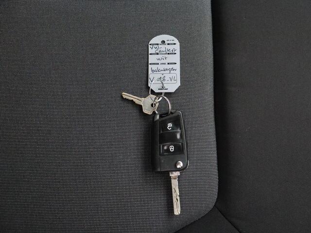 Volkswagen CRAFTER 2.0TDI 177PK Bakwagen+Laadklep | Dubbellucht | 3500Kg Trekhaak | Navigatie | Camera | Zijdeur