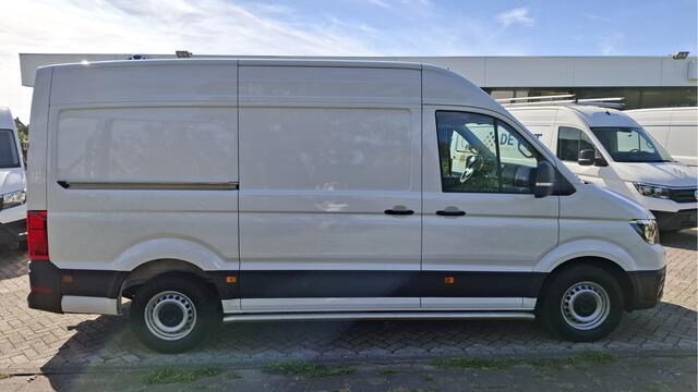 Volkswagen CRAFTER 35 2.0 TDI L3H3 Highline 140 pk / Camera / Trekhaak