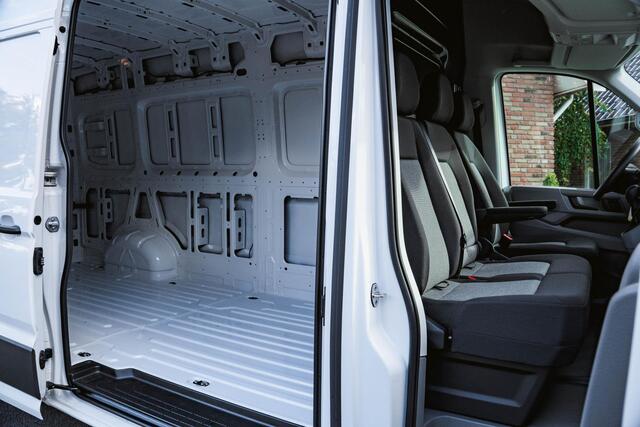 Volkswagen CRAFTER 2.0 TDI 140PK Automaat L4H3 PDC V+A | 3 zits. | Bluetooth | Cruise Controle |