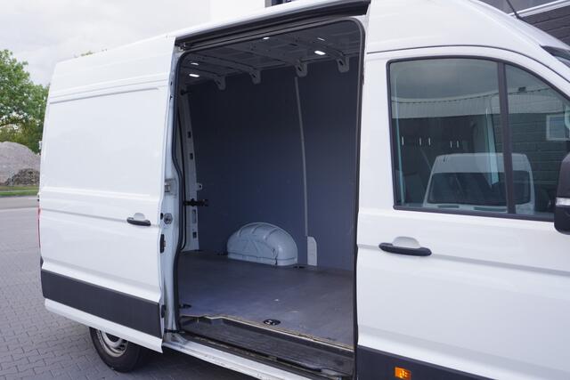 Volkswagen CRAFTER 2.0 TDI 140PK Automaat L3H3 EURO 6 - Airco - Navi - Cruise - Massage - ¤14.499,- Excl.