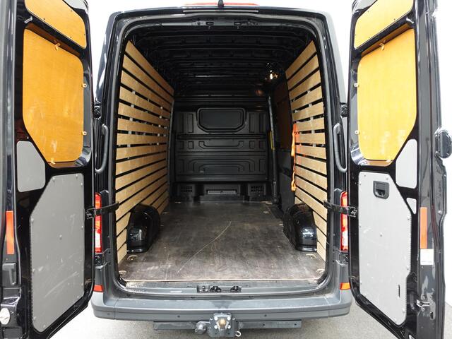 Volkswagen CRAFTER 177pk Automaat L3H3 L2H2 Highline Airco App-connect ACC Camera Trekhaak