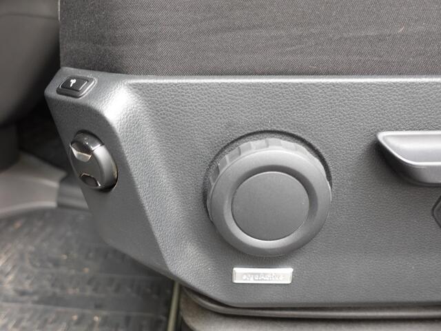 Volkswagen CRAFTER 177pk Automaat L3H3 L2H2 Highline Airco App-connect ACC Camera Trekhaak