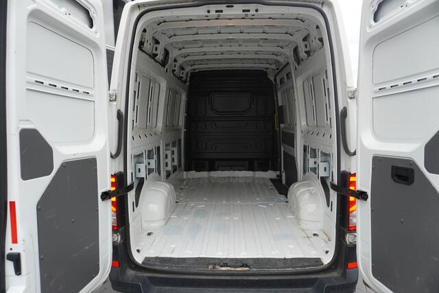 Volkswagen CRAFTER 2.0 TDI L3H3 EURO 6 - Airco - Navi - Cruise - ¤ 21.950,- Excl.