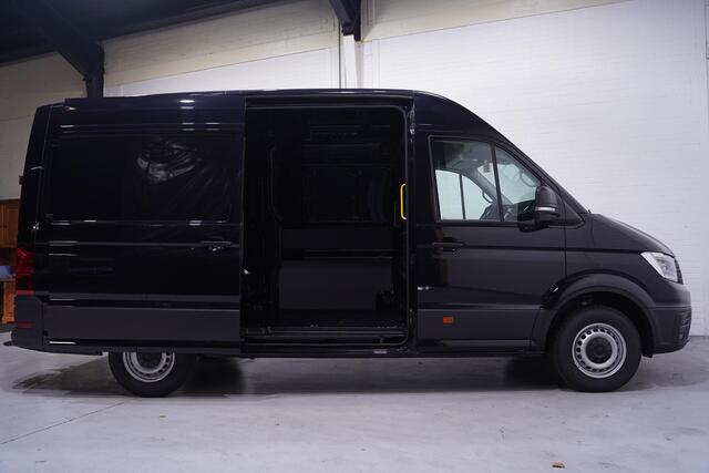 Volkswagen CRAFTER 2.0 TDI 177 pk DSG Aut. L3H3 Nieuw BPM vrij Navi 2x Schuifdeur, LED Koplampen, Trekhaak met 1/2 Opstap, 3-Zits
