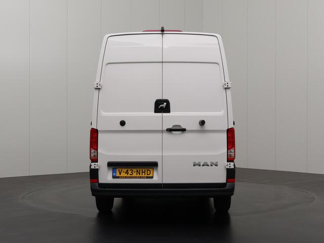 Volkswagen CRAFTER 2.0TDI 140PK DSG Automaat L3H3 | Multimedia | Camera | Airco | Cruise | 3-Persoons | Betimmering