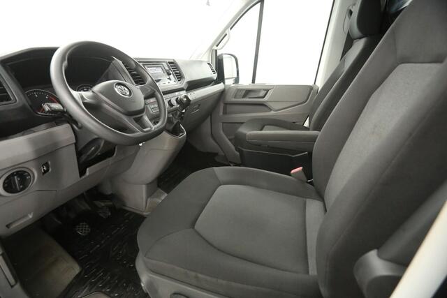 Volkswagen CRAFTER 35 2.0 TDI L3H3 | Airco | Camera | Cruise | 3 Persoons | Parkeersensoren