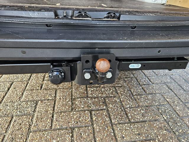 Volkswagen CRAFTER 35 2.0 TDI L3H2 Comfortline 177 PK * Automaat * Trekhaak 3,0t * Camera * Navi * NAP *