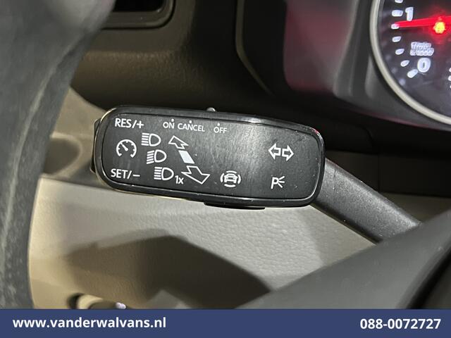 Volkswagen CRAFTER 2.0 TDI 140pk L3H3 L2H2 Euro6 Airco | 3000kg Trekhaak | Navigatie | Apple Carplay Android Auto, Cruisecontrol, Parkeersensoren, Bijrijdersbank