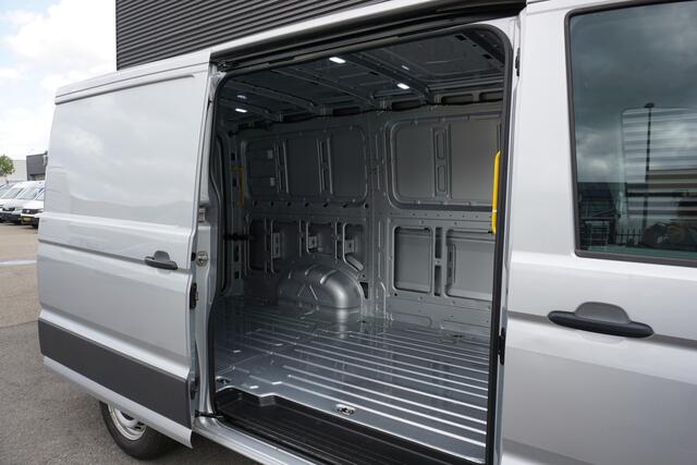 Volkswagen CRAFTER 35 | 177 PK AUT | L3H2 | ACC | App-Connect | Camera | Stuur- en Stoelverwarming