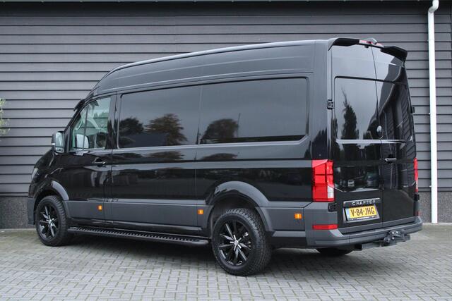 Volkswagen CRAFTER 2.0 TDI 140pk DSG L3H3 Exclusive Black Style Facelift BPM vrij! Trekhaak Camera Leder Led Zonneklep Sidesteps Navigatie