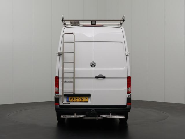 Volkswagen CRAFTER 2.0TDI L3H3 | Kastinrichting | Imperiaal | Trekhaak | Navigatie | Airco | Cruise | 3-Persoons | Betimmering