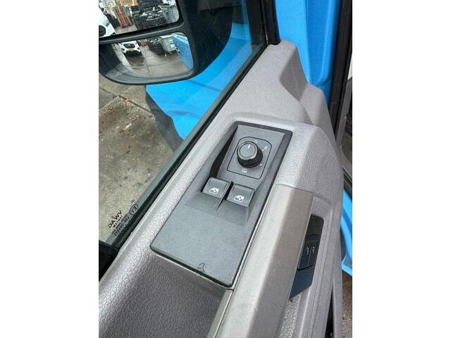 Volkswagen CRAFTER 35 2.0 TDI L4 Trendline BAKWAGEN MET DEUREN / EURO 6 / N.A.P / DEALER ONDERHOUDEN