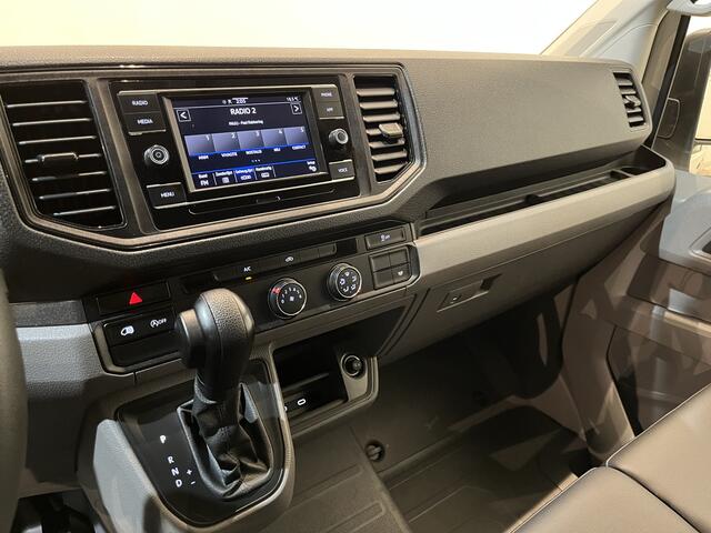 Volkswagen CRAFTER 35 2.0 TDI L3H3 140 PK Automaat / Euro 6 / Airco / Trekhaak 3000 KG / Cruise Control / Camera / CarPlay / 3-Zits / 83.000 KM !!