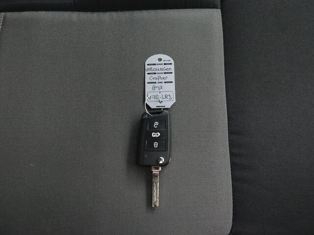 Volkswagen CRAFTER 2.0TDI 177PK L3H3 Highline | Navigatie | Camera | 3-Persoons | Airco | Cruise