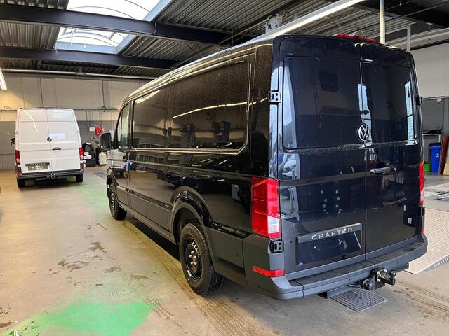 Volkswagen CRAFTER Bedrijfswagens L3H2 Highline 103kW 140pk 3T GVW 8 vers auto VW Bedrijfswagens Crafter 2.0 30 TDI L3H2 Highline 103kW 140pk 8 vers auto | BPM vrij | Interieur Pakket: Navigatie- en multimediapakket | Trekhaak met vaste kogel (inclusief aanhangwagenstabilis