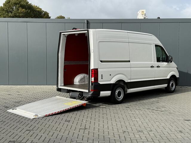 Volkswagen CRAFTER 35 2.0 TDI HIGHLINE+ / L3H3 / 750 KG DHOLLANDIA HYDR. LAADKLEP / AIRCO / CRUISE / NAVI / CAMERA / CARPLAY