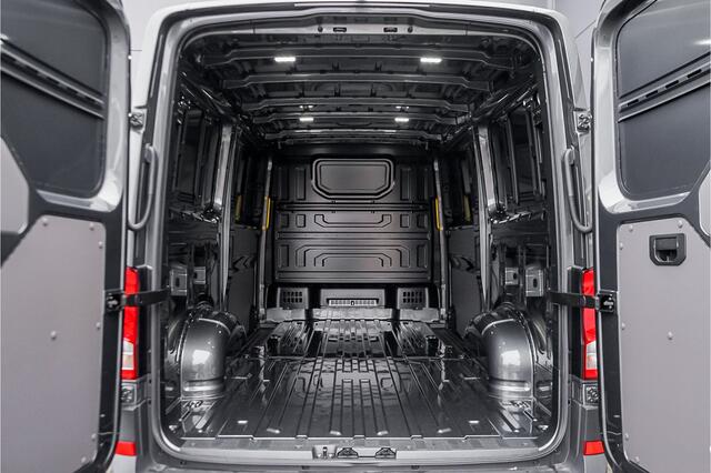 Volkswagen CRAFTER 35 2.0 TDI L3H2 ACC Dubbel Schuifdeur BPM Vrij Facelift LED