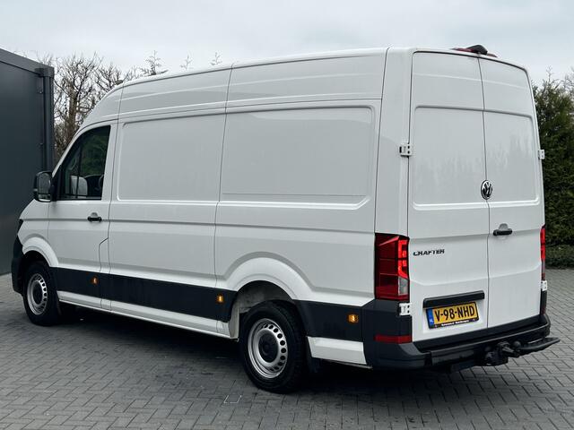 Volkswagen CRAFTER 35 2.0 TDI 141 PK / DSG AUTOMAAT / L3H3 / 3 TONS TREKHAAK / AIRCO / CAMERA / 3-ZITS