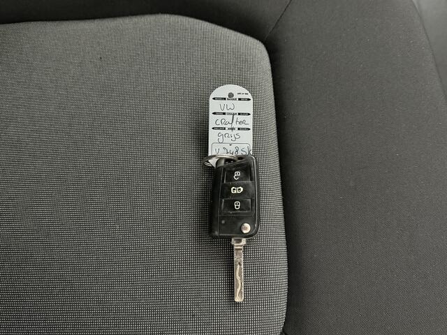 Volkswagen CRAFTER 2.0TDI 140PK L3H2 Highline | Navigatie | Airco | Cruise | Betimmering