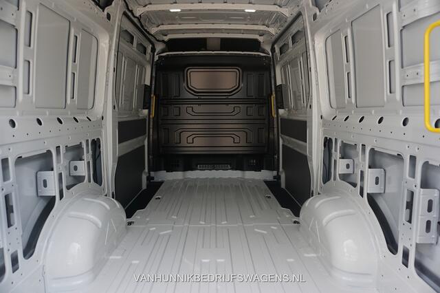 Volkswagen CRAFTER 35 140PK L3H3 Facelift BPM VRIJ 10" Scherm Apple CP/Android A, 270° deuren!! NR. J01*