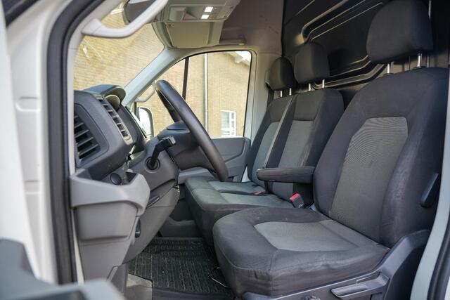 Volkswagen CRAFTER 30 2.0 TDI L3H2 Trendline Camera Cruise Trekhaak Schuifdeur Clima