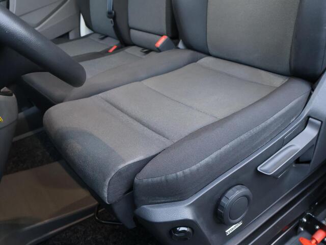 Volkswagen CRAFTER 35 2.0 TDI L3H3 Highline | 102 PK | Laadklep | Cruise Control | Achteruitrijcamera |