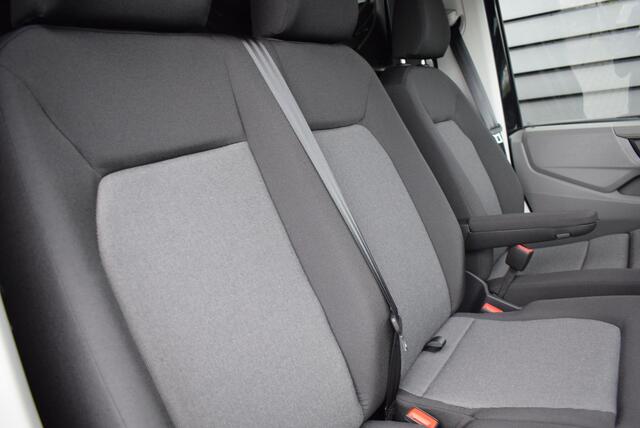 Volkswagen CRAFTER 30 2.0 TDI 140pk DSG L3H3 Exclusive Black Style Facelift BPM vrij! Trekhaak Camera Led Zonneklep Sidesteps Navigatie