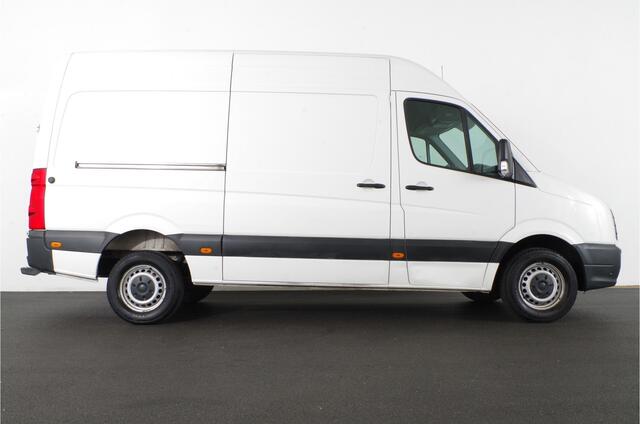 Volkswagen CRAFTER 35 2.0 TDI L2H2 > 140pk/Euro6/camera/cruise/270° deuren/Opstap bumper achter...