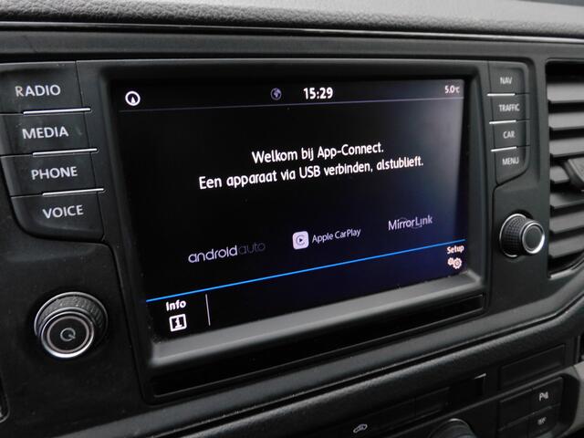 Volkswagen CRAFTER 35 2.0 TDI L4H3 DC HIGHLINE AUTOMAAT CARPLAY/ANDROID! ACHTERUITRIJCAM! CRUISE! AIRCO! TREKHAAK!