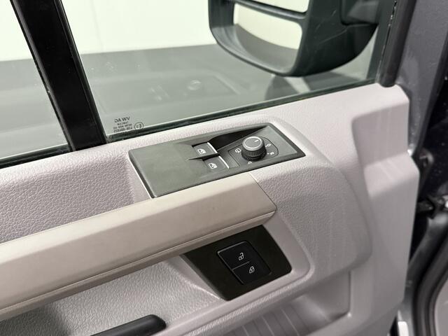Volkswagen CRAFTER 2.0TDI 140PK DSG Automaat L3H3 Exclusive Led | Leder | 75'' Edition | Navigatie | Camera | Airco | cruise